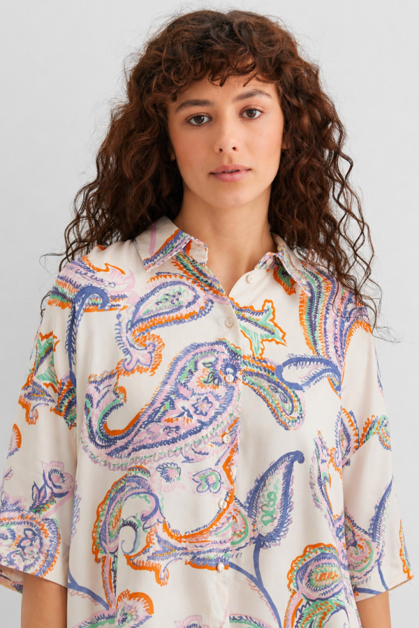 Блуза на пуговицах