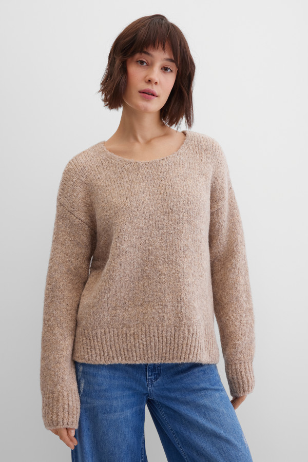 Джемпер вязаный