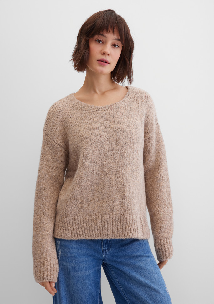 Джемпер вязаный