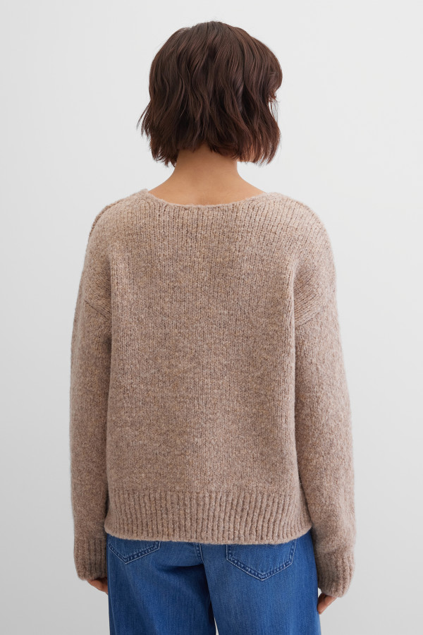 Джемпер вязаный