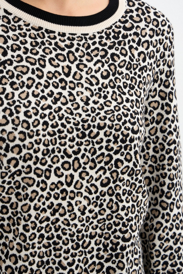 Джемпер с леопардовым принтом