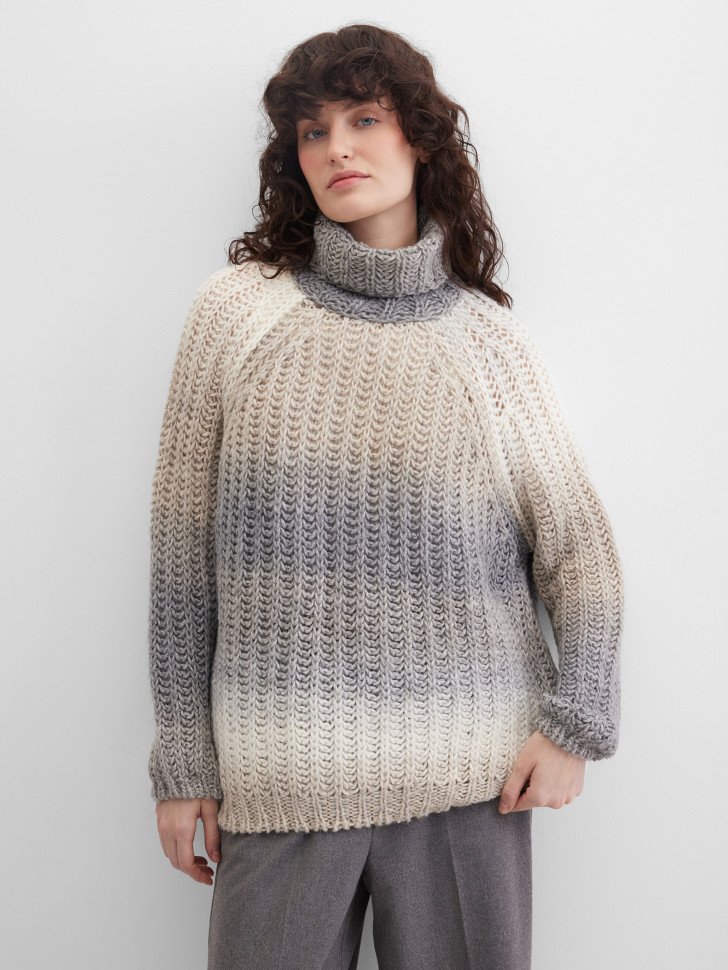 Свитер крупной вязки