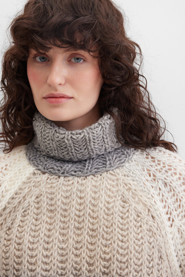 Свитер крупной вязки