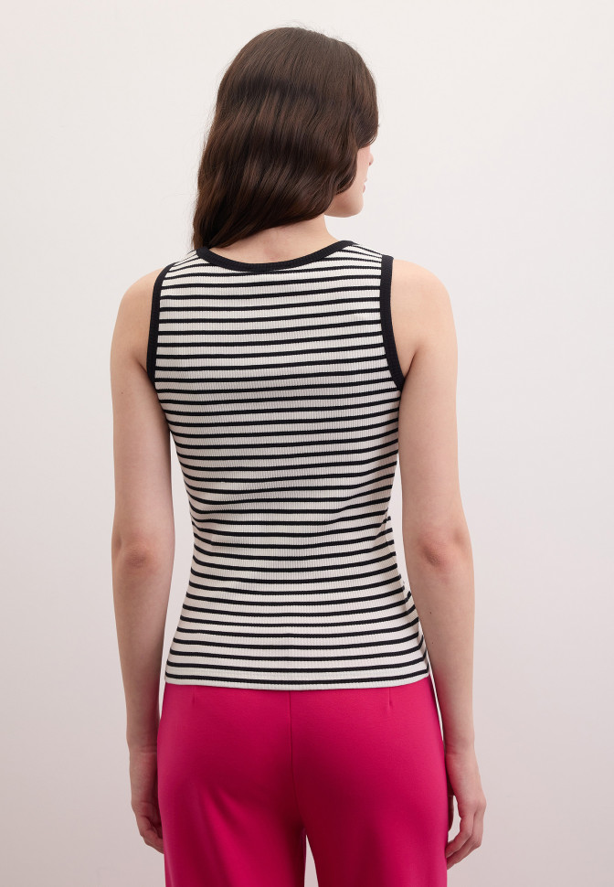 Топ-майка в полоску