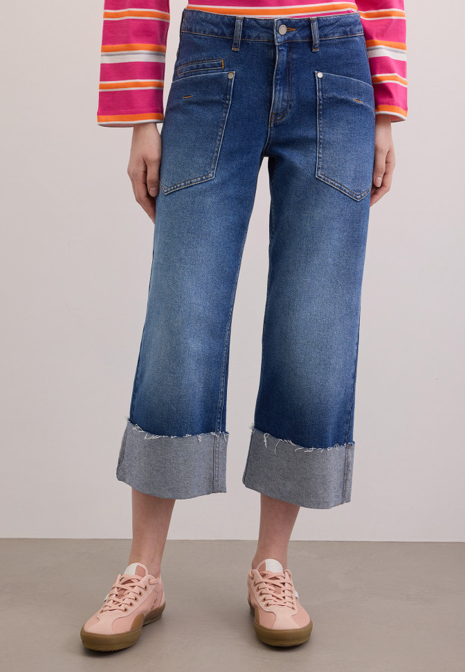 Джинсы прямые с подворотами