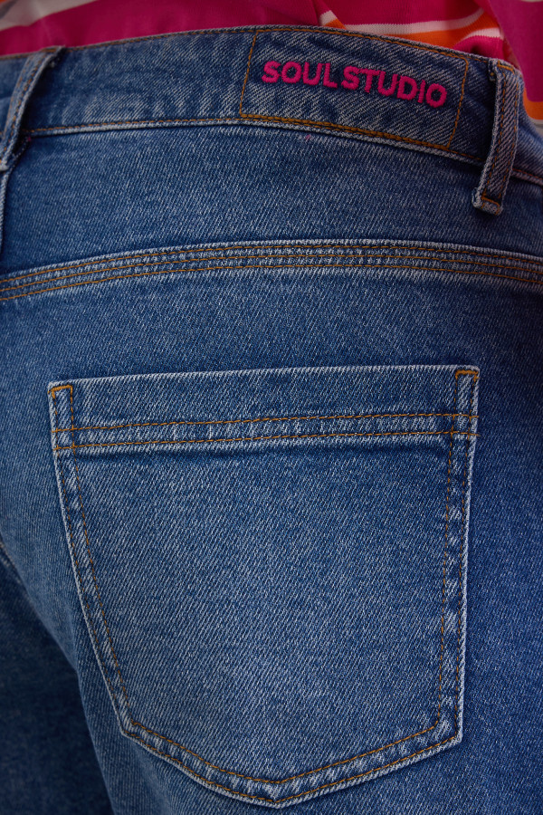 Джинсы прямые с подворотами