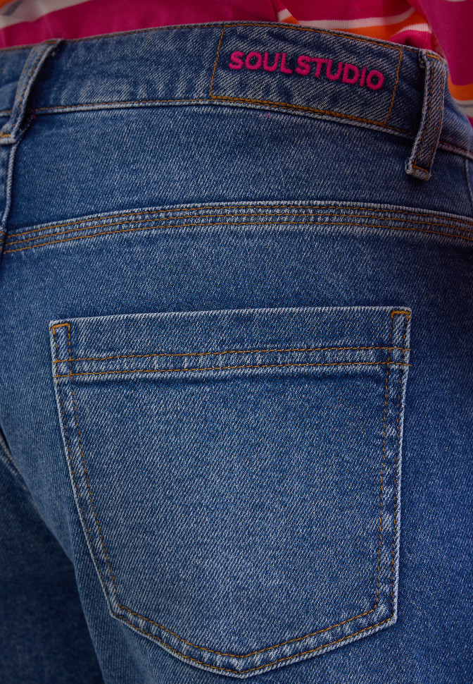 Джинсы прямые с подворотами