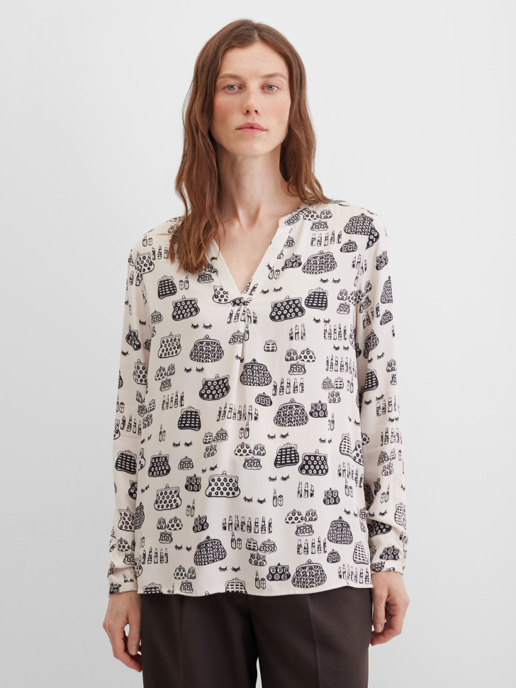 Блузка с V-вырезом