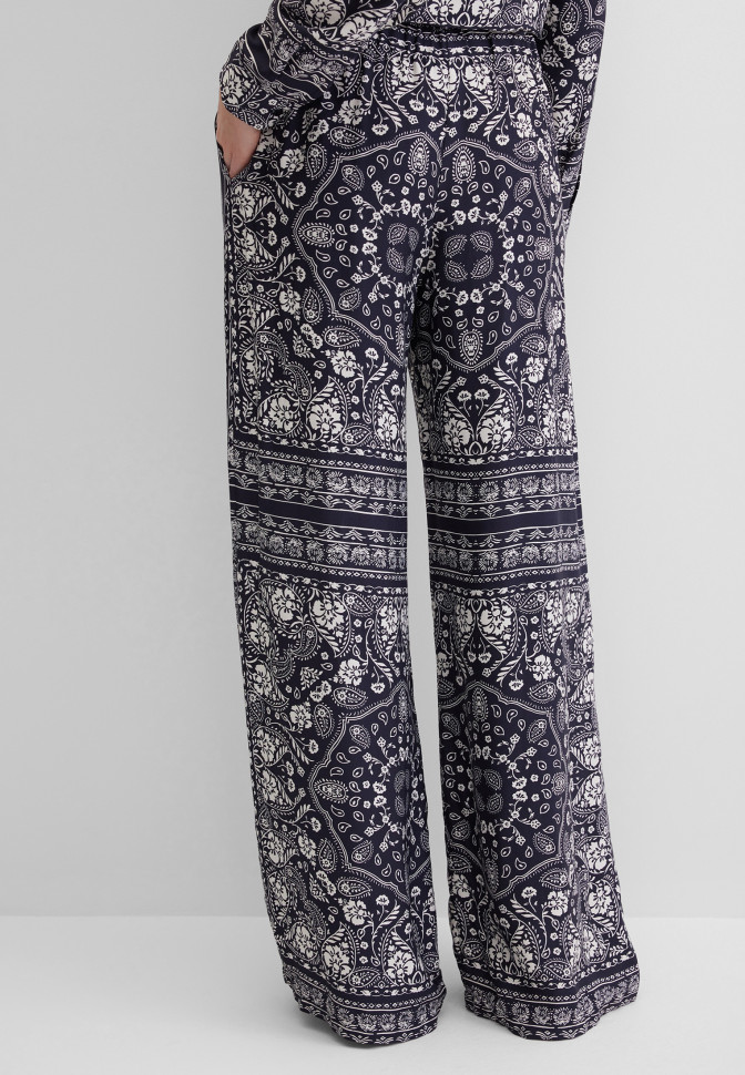 Брюки широкие