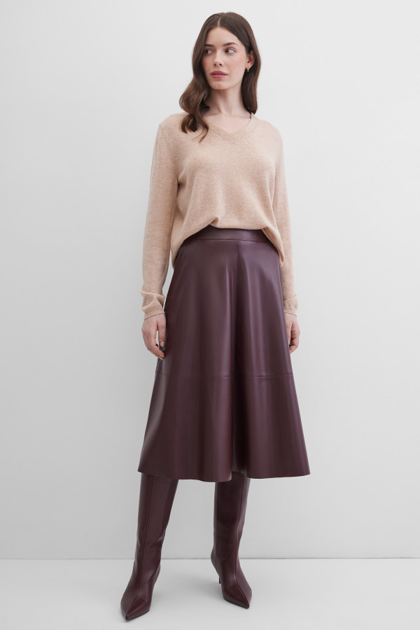 Пуловер с V-образным вырезом