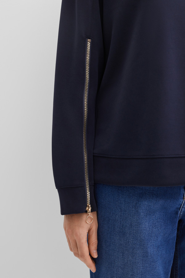 Свитшот свободного кроя