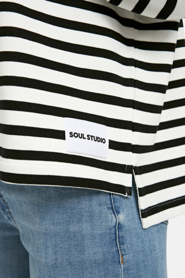 Свитшот в полоску