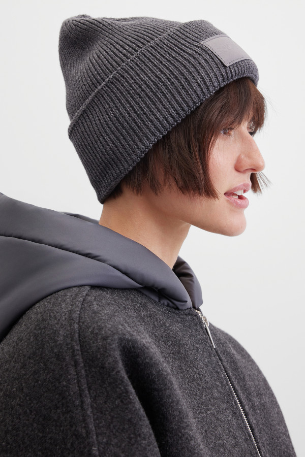 Шапка вязаная