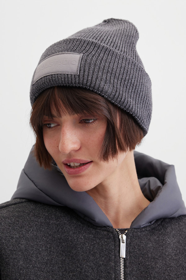 Шапка вязаная