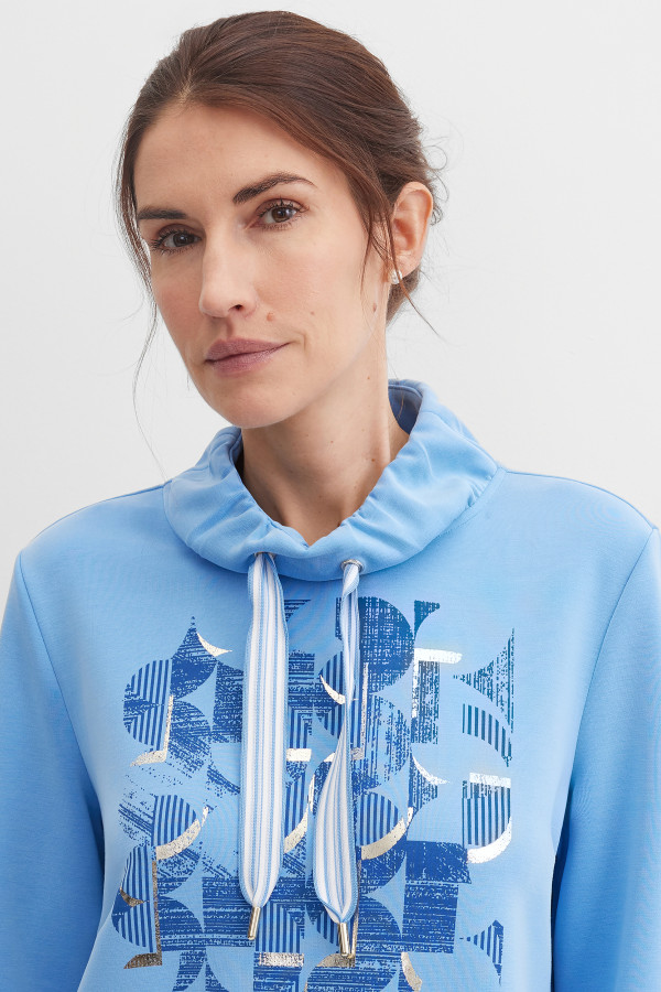 Свитшот свободного кроя