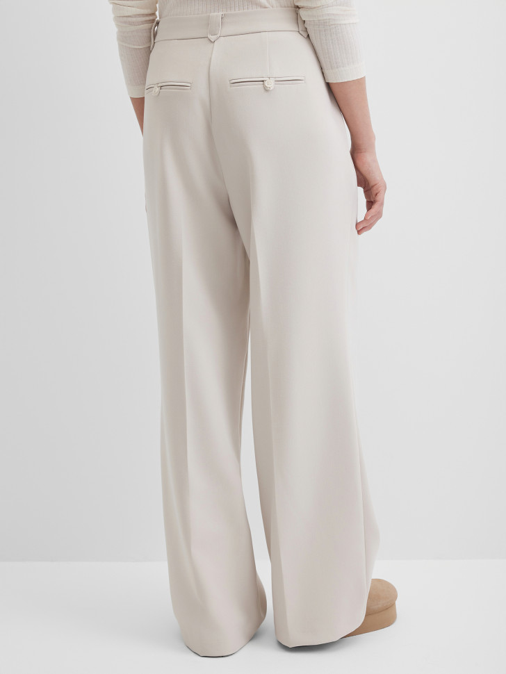 Брюки широкие с защипами