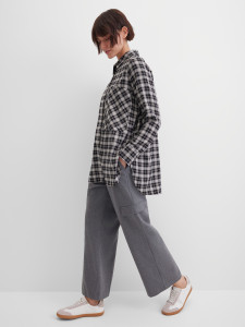 Рубашка в клетку с надписью на спине