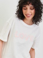 Футболка с принтом LOVE