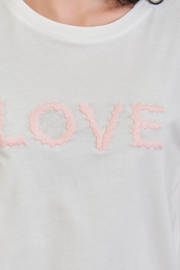 Футболка с принтом LOVE