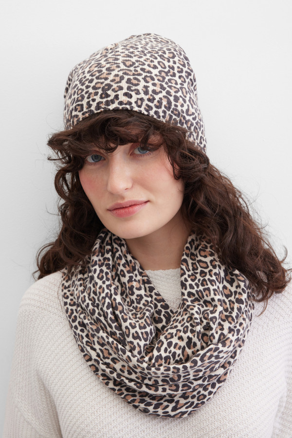 Шарф трикотажный с леопардовым принтом