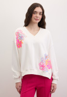 Свитшот оверсайз с разрезами и вышивкой пайетками