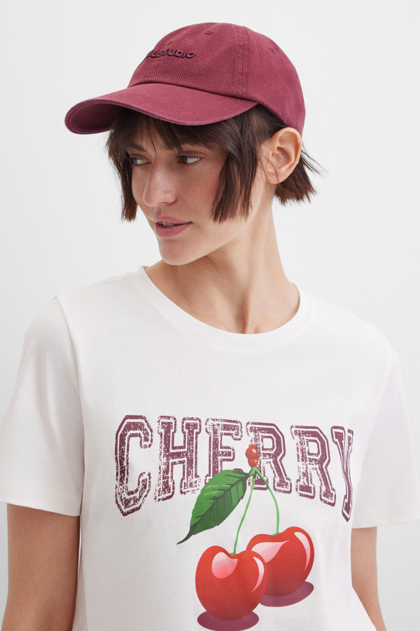 Кепка с вышивкой