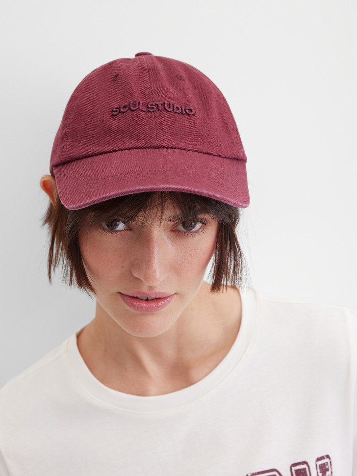 Кепка с вышивкой