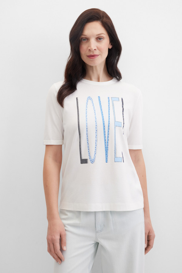 Футболка с надписью LOVE