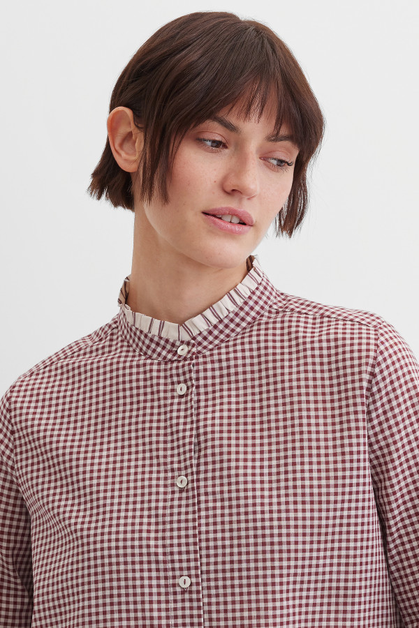 Блузка в клетку
