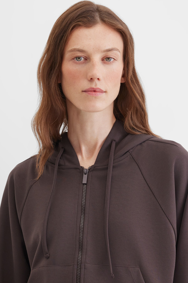 Толстовка с капюшоном