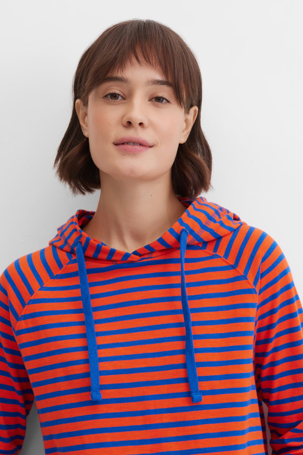 Лонгслив-худи с капюшоном