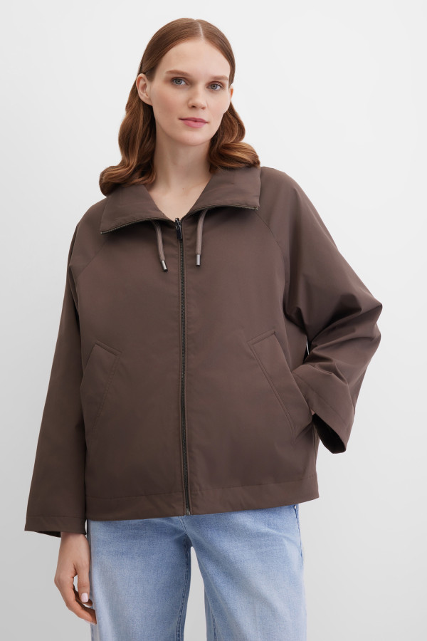 Куртка-ветровка с капюшоном