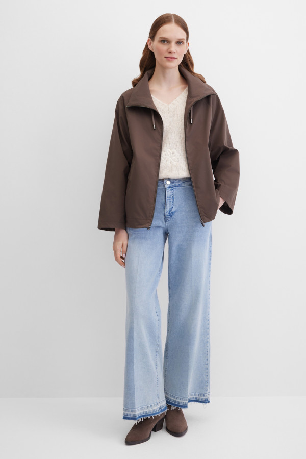 Куртка-ветровка с капюшоном