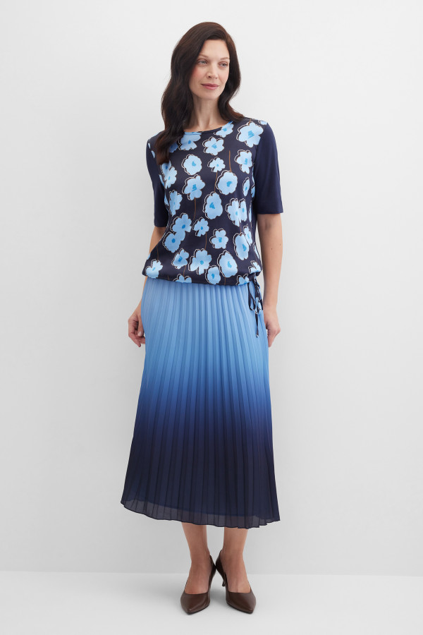 Футболка с цветочным принтом