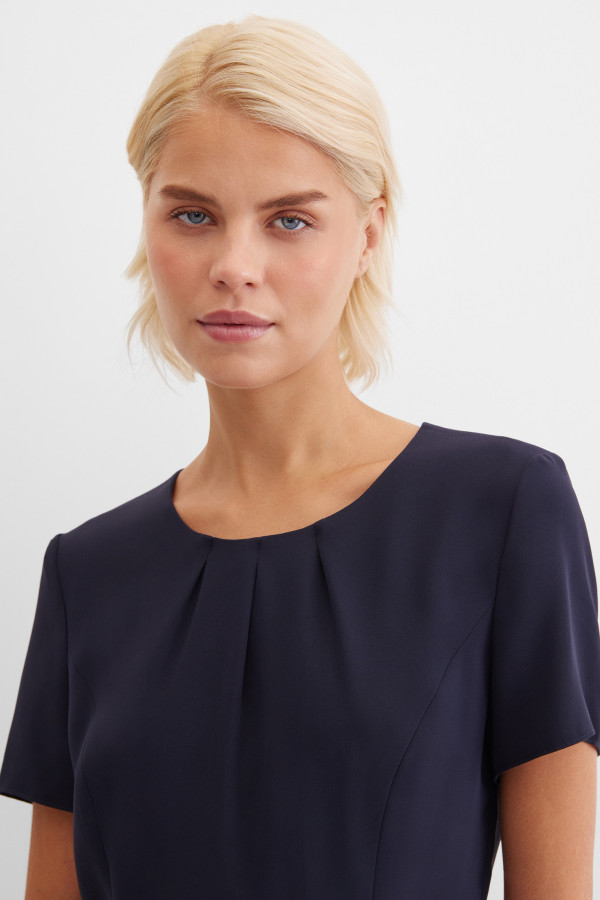 Платье приталенное