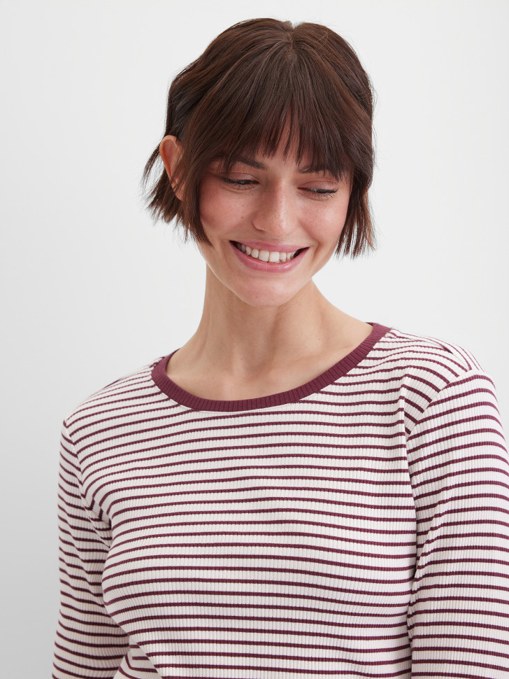 Лонгслив в полоску