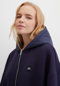 Куртка-толстовка с капюшоном