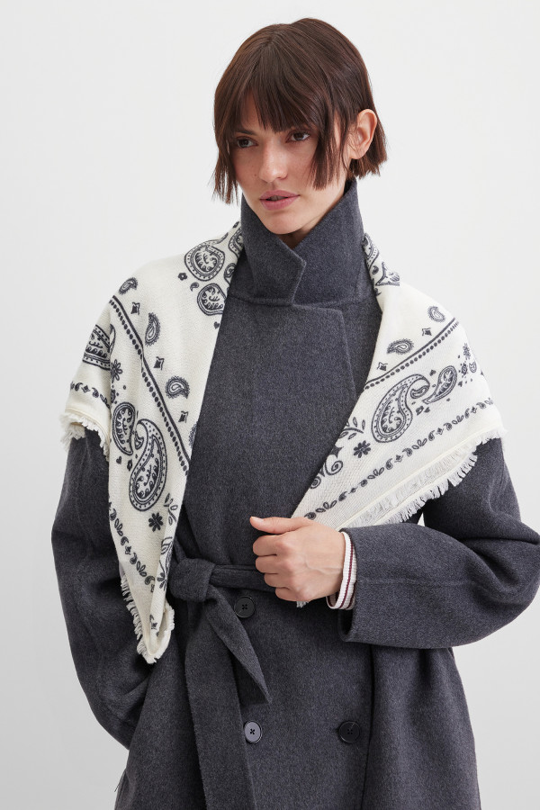 Платок с бахромой