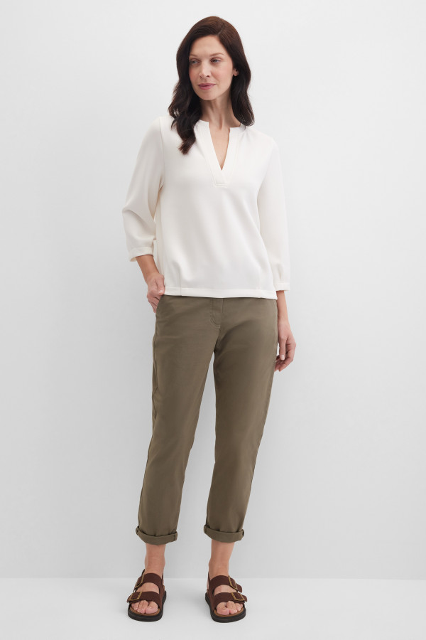 Брюки чинос