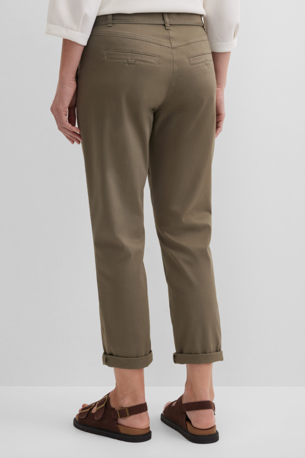 Брюки чинос