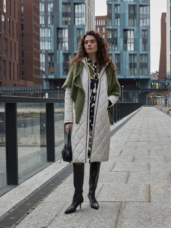 Пальто стеганое с капюшоном