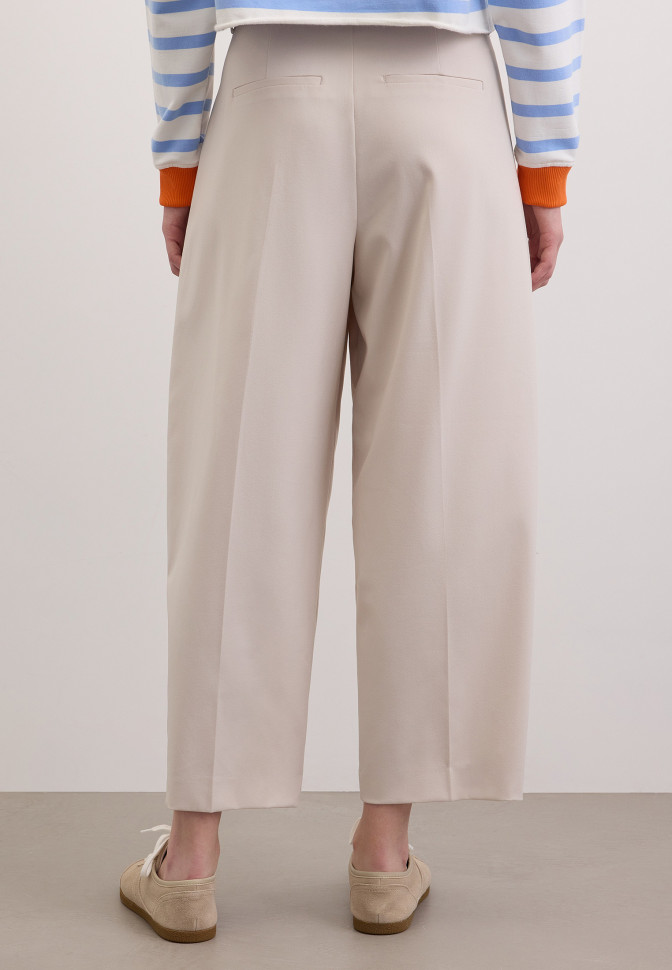 Брюки бананы