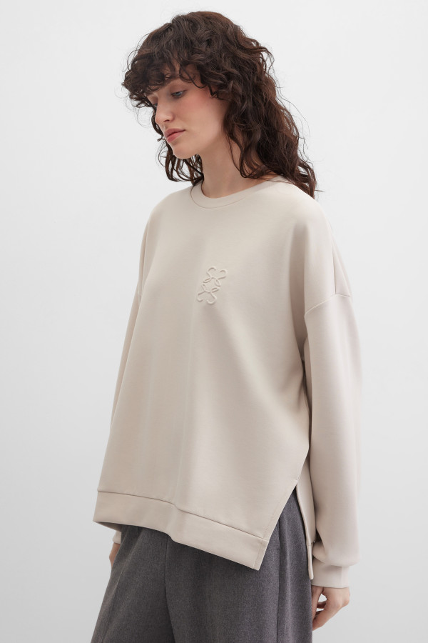 Свитшот свободного кроя