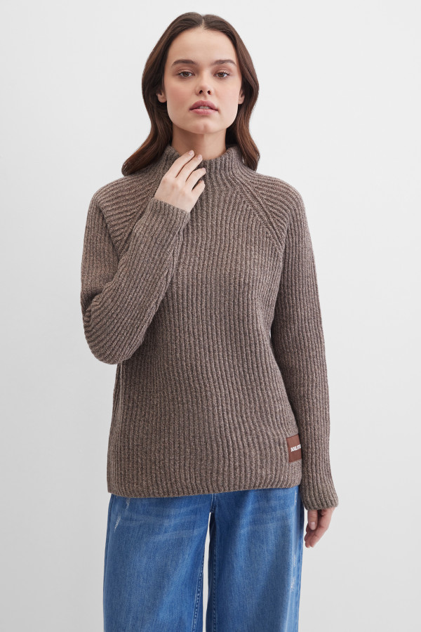 Свитер из шерсти