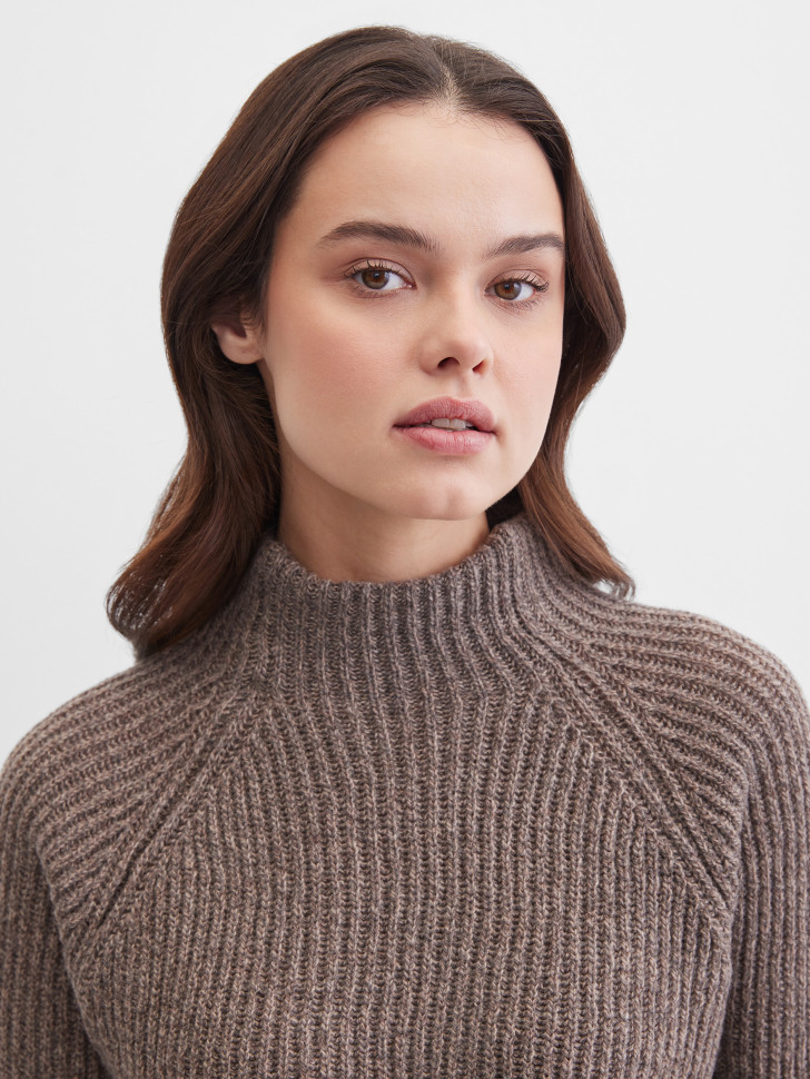 Свитер из шерсти