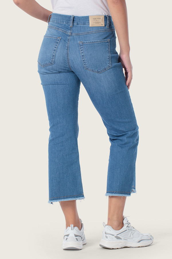 Джинсы расклешенные