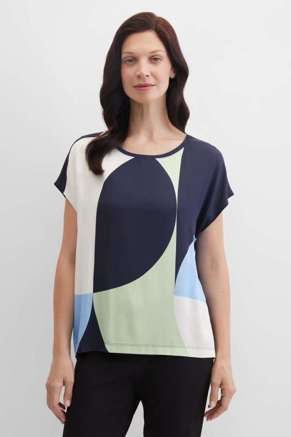 Футболка с абстрактным принтом