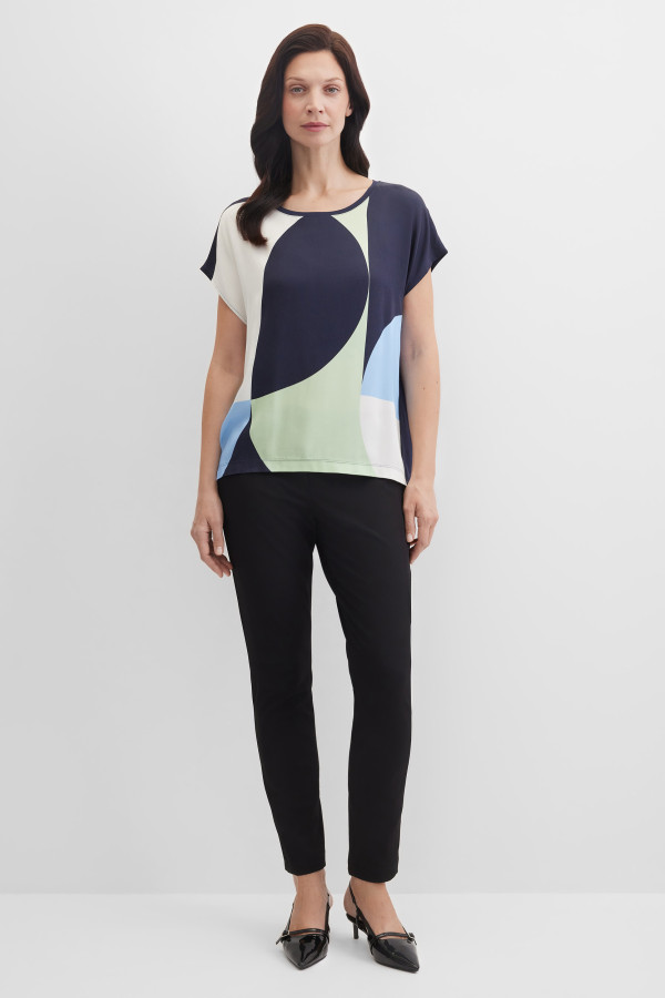 Футболка с абстрактным принтом