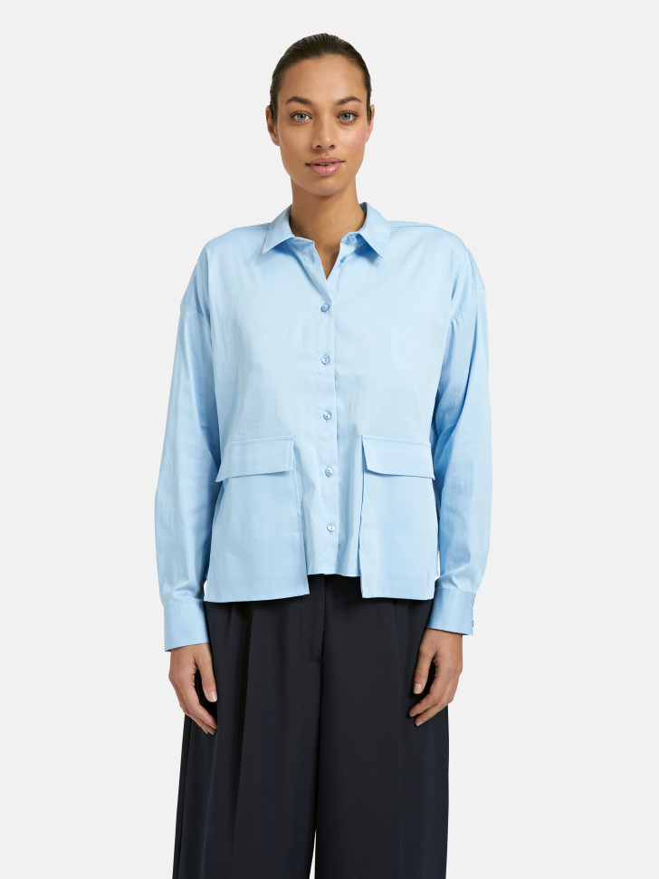 Блузка с накладными карманами